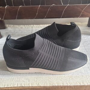 J Slides Women’s Charcoal knit Slip-On Sneakers- Size 10